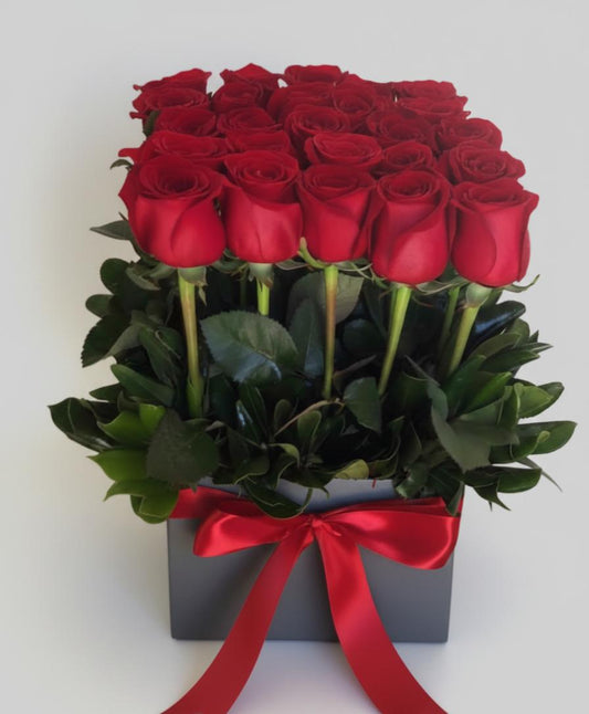 Sweet valentine mini rose box