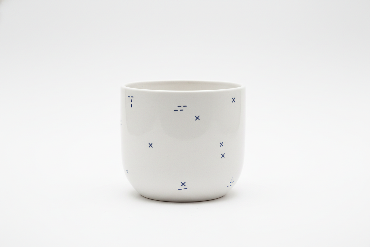 I want a full basic white Indigo stich cetamic planter